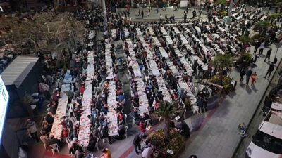 Kadir Gecesi İftarında Burhaniyeliler Cumhuriyet Meydanı’nda Buluştu