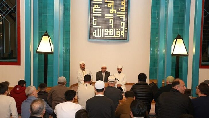 Kadir Gecesinde Hafız Adem Bilgetay İnegöllülerle buluştu