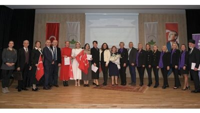Kahraman tabiplerin hayatını meslektaşları teatral oyunla anlattı