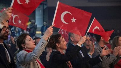 Karşıyaka Belediyesi’nden 18 Mart’ta manalı şov: ‘Bir Ulus Doğuyor’