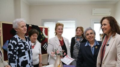 Karşıyaka’da “Yaşlılara Hürmet Haftası” coşkulu başladı