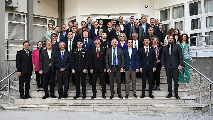 Kemer’de bayramlaşma programı düzenlendi