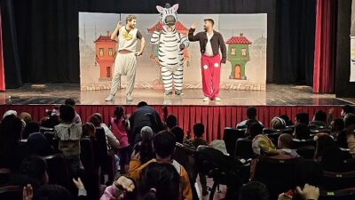 Kentin Tiyatrosu “Maviydi Bisikletim” Oyunu ile Ataşehir’de