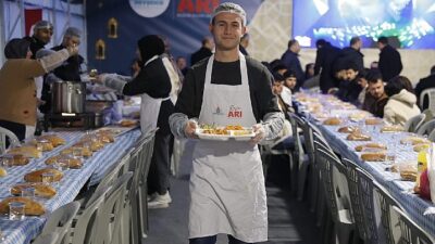 Koca Bir Kenti Bir Ortaya Getiren Sofradayız
