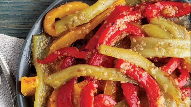 Közlenmiş Biber Salatası