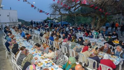 Lider Abdullah Özyiğit, Yenişehirli vatandaşlarla iftar sofrasında buluştu