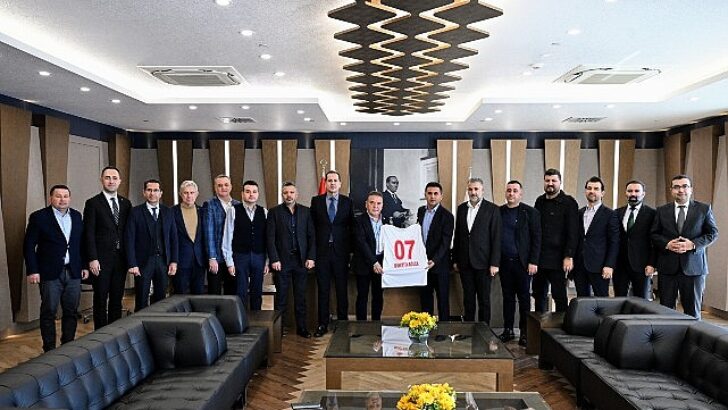 Lider Böcek’e Antalyaspor’un yeni idaresinden ziyaret