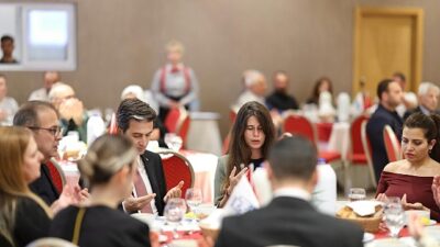 Lider Denizli, 18 Mart Şehitleri Anma Günü ve Çanakkale Zaferi’nin 110. yıl dönümünde şehit aileleri ve gaziler ile bir ortaya geldi