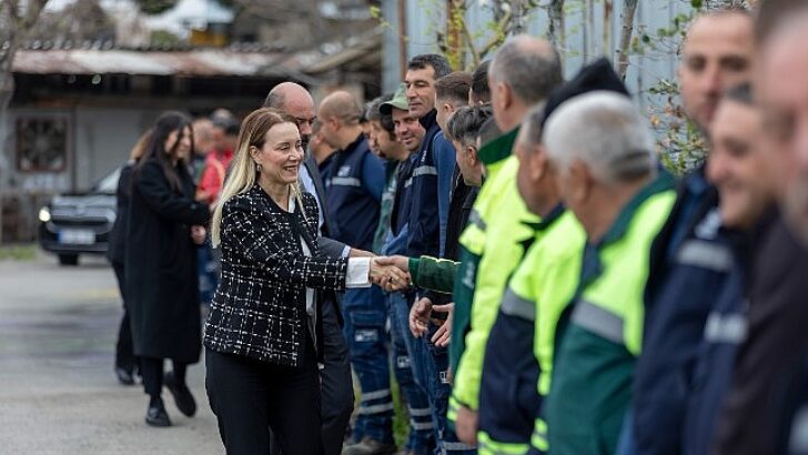 Lider Keyifli belediye çalışanlarıyla bayramlaştı