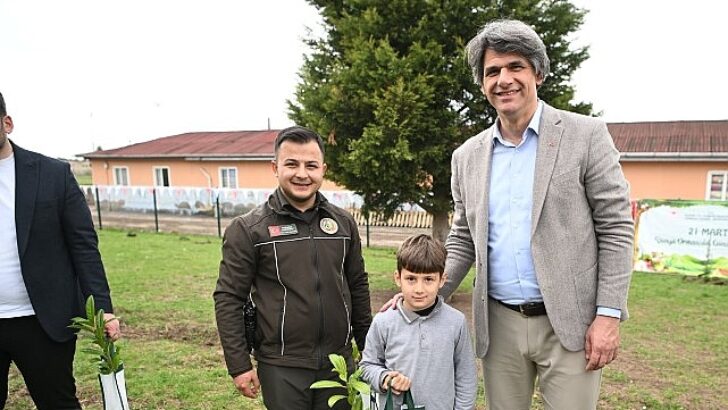 Lider Kocaman Öğrencilerle Fidan Dikti