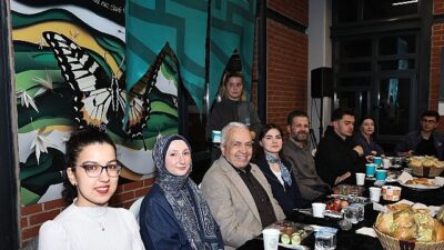 Lider Şadi Özdemir üniversite öğrencileriyle sahurda buluştu