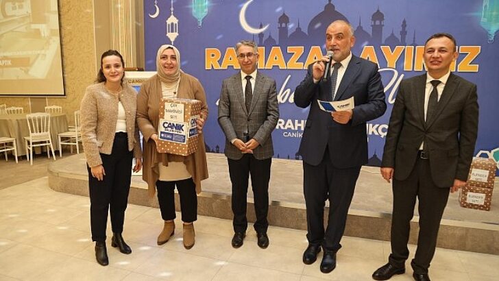 Lider Sandıkçı Sıhhat Çalışanlarını Unutmadı
