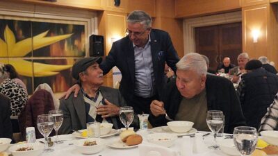 Lider Topaloğlu’ndan Kemer’in çınarlarına iftar