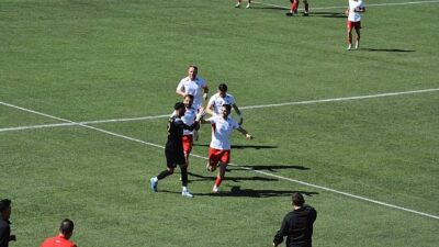 Lider üç puanı 5 golle kazandı