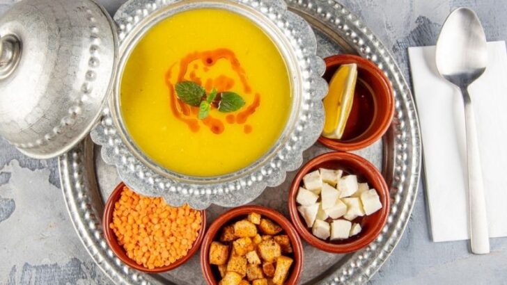 Lokanta Usulü Mercimek Çorbası