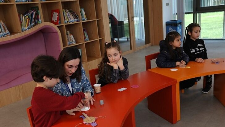 Minikler kendi ramazan davulunu yaptı