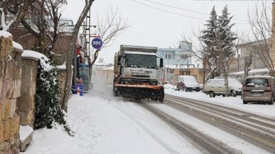 Nevşehir Belediyesi Karla Çaba Çalışmaları Aralıksız Sürüyor
