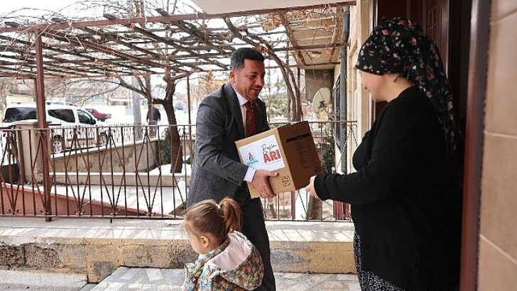 Nevşehir Belediyesi’nden İhtiyaç Sahibi Ailelere Gıda Kolisi
