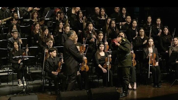 Oratoryo’da açılan Türk Bayrağı Şehit ailesine teslim edildi