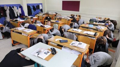 Sarsıntı Haftası’nda öğrenciler muhtemel afetlere karşı tecrübe kazandı; Büyükşehir, öğrencilere afet şuuru aşılıyor