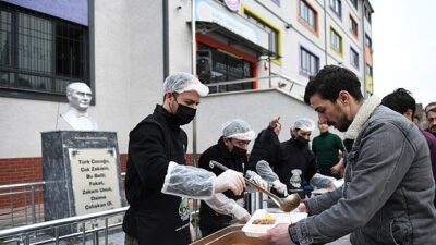Yeşilova Mahallesi’nde 1000 kişilik iftar sofrası
