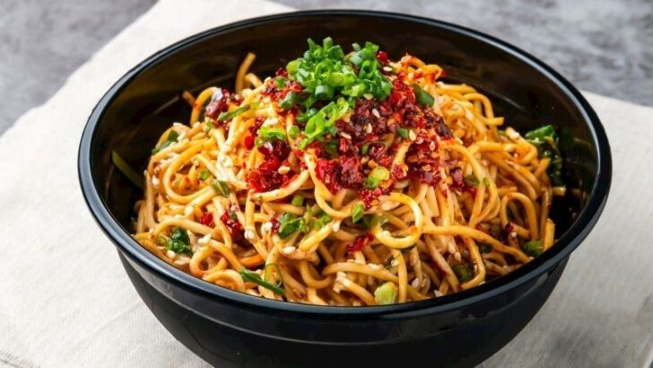 Acılı Noodle Tarifi
