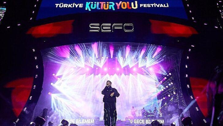 Adana Kültür Yolu Şenliği’nde Sefo Rüzgârı!
