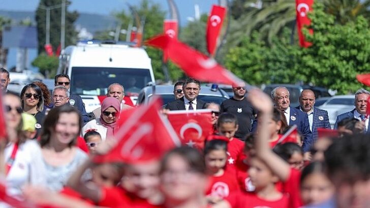 Aliağalılar 23 Nisan Çocuk Bayramı’nı Avcı Ramadan Parkı’nda Kutladı