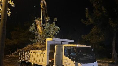Aydın Büyükşehir Belediyesi’nden Şiddetli Yağış ve Fırtınaya Karşı Süratli Müdahale