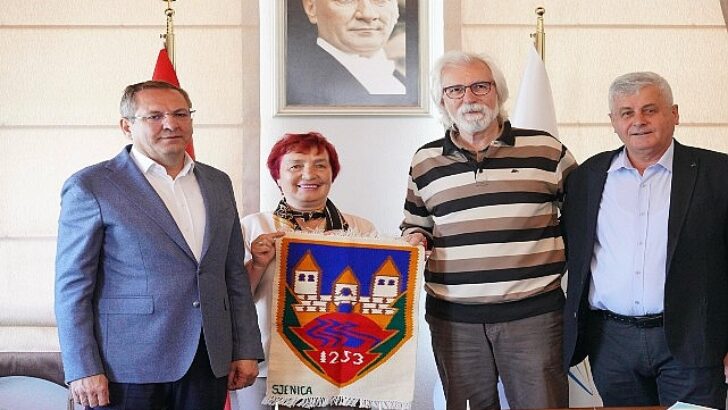 Ayvalık Belediyesi’ne Sjenica Belediye Başkanı Munib Mujagic’ten Kardeş Kent Daveti