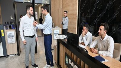 Başkan Zeyrek’ten Sağlık Çalışanlarına Destek Açıklaması Yapıp Çağrıda Bulundu