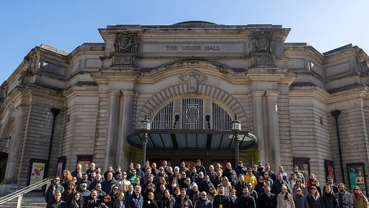 Borusan İstanbul Filarmoni Orkestrası beş kentte gerçekleştirdiği Birleşik Krallık turnesinde ayakta alkışlandı