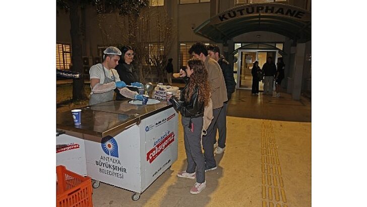 Büyükşehir’den imtihan haftasında öğrencilere sıcak çorba ikramı