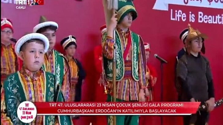 Cumhurbaşkanı Erdoğan Kartepe Belediyesi Çocuk Mehter Kadrosu’nu İlgiyle İzledi