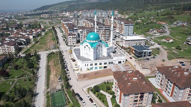 Derince Ahmet Yesevi Camii’ne estetik dokunuş