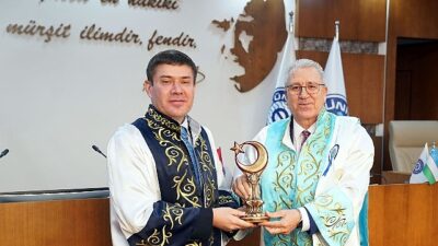 Ege Üniversitesi, Özbekistan Yükseköğretim Kurulu Lideri Prof. Dr. Odil Abdurakhmanov’a ‘Fahri Doktora’ unvanı verdi