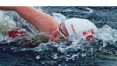Egeli sportmen Aysu Türkoğlu Kaiwi Kanalı’nı geçerek tarih yazdı