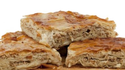El Açması Kıymalı Börek