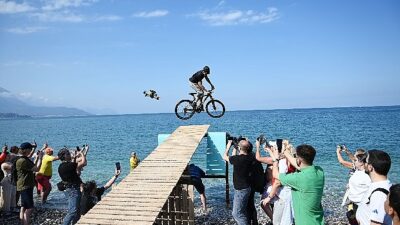 Gökyüzünden denize pedal çevirdiler