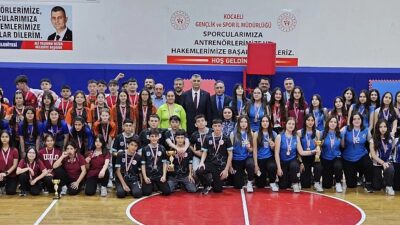 Gölcük’te okullar arası turnuvada dereceye girenler ödüllendirildi