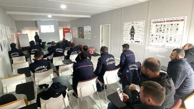 İtfaiye işçisine ‘asansörde kurtarma’ eğitimi