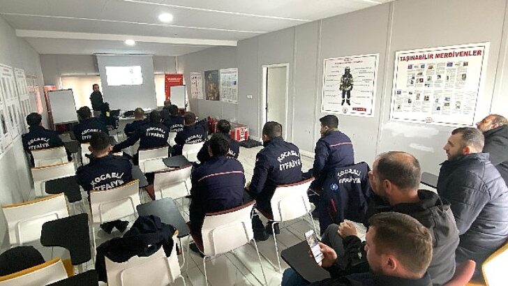 İtfaiye işçisine ‘asansörde kurtarma’ eğitimi