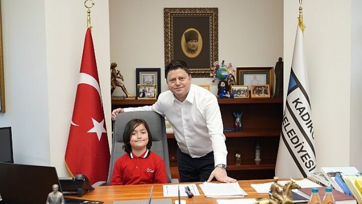 Kadıköy Belediyesi başkanlık koltuğunu çocuklara emanet etti
