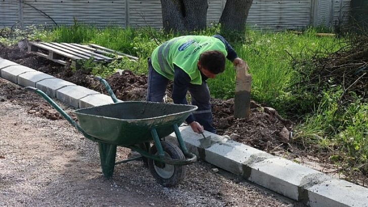 Kartepe Belediyesi’nden Acısu’da Kapsamlı Parke Tamiratı
