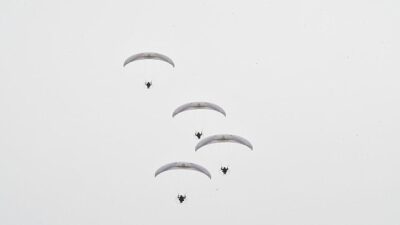 Katar Paramotor Ulusal Grubu’ndan Lider Usta’ya Teşekkür Plaketi