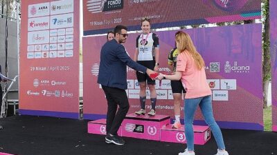 Kemer’de pedallar dostluk için döndü