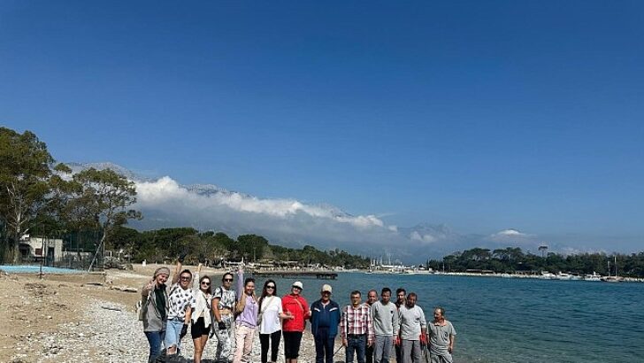 Kemer’de yabancı asıllı bayanlardan paklık faaliyeti
