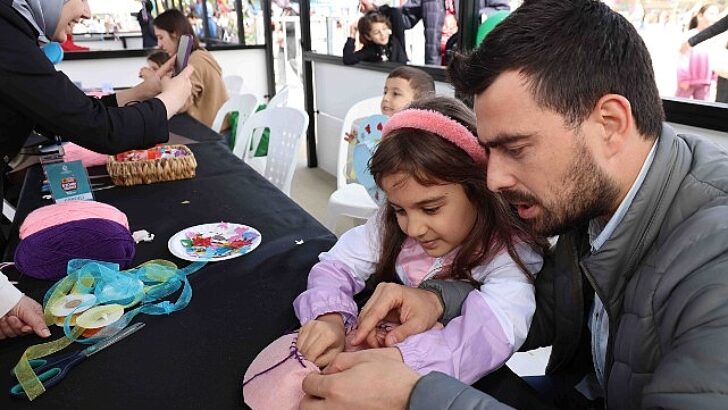 KO-MEK’te 23 Nisan coşkusu renkli şapkalara yansıdı