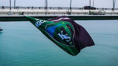 Kocaelispor bayrağı, Osmangazi Köprüsü’ne asıldı: O iş tamam!