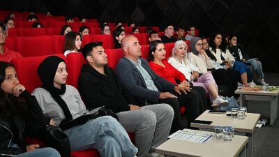 Kurs öğrencilerine seminer